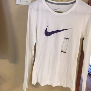 Nike top BRAND NEW! Final price!